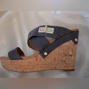 NEW Size 9.5 Tommy Hilfiger, navy blue cork slides with gold accents.
